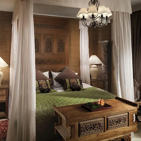 Hotel Royal Garden Villas, Luxury