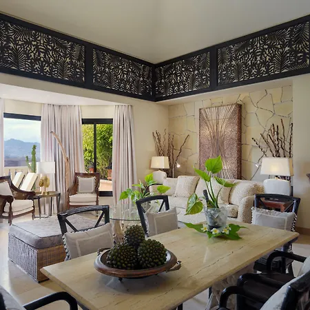 Royal Garden Villas, Luxury Hotel