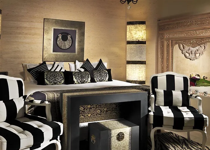 Royal Garden Villas, Luxury 阿德耶