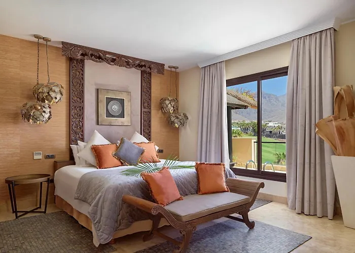 Royal Garden Villas, Luxury Szálloda