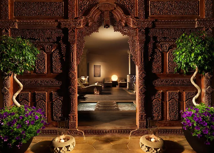 Royal Garden Villas, Luxury Szálloda