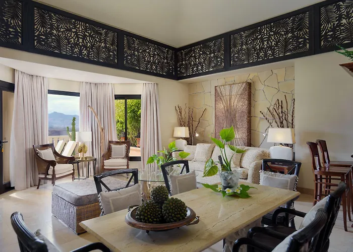 Royal Garden Villas, Luxury Szálloda